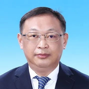 湖北长阳举重冠军_长阳县举重冠军_举重冠军当县长